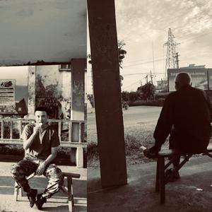 两根黑捧一前一后
